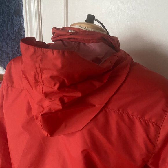 Vintage windbreaker rain jacket - size sm-med - Canadian - mid length, travel - Picture 8 of 16